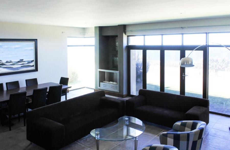 To Let  Bedroom Property for Rent in Oubaai Western Cape